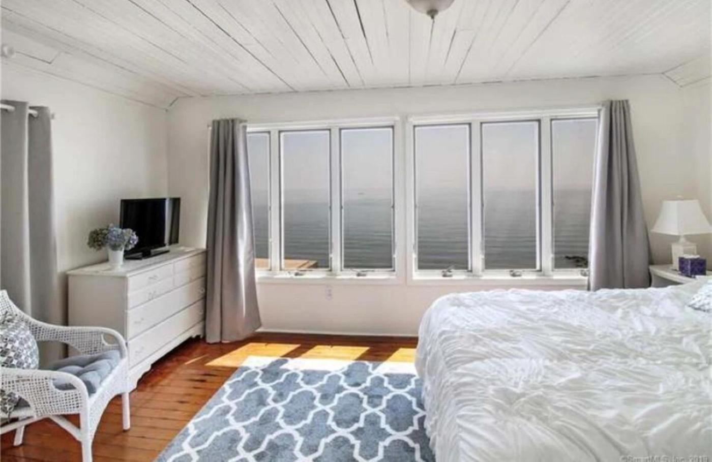 Cozy Beach - Direct Waterfront! 东港 外观 照片